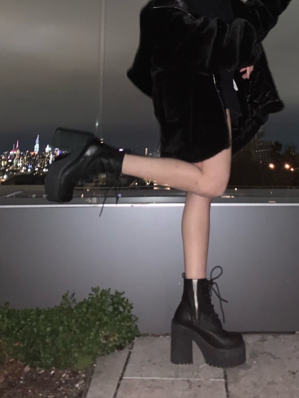 UNIF Choke Boot - US 7 - Black lace-up chunky platform heel boot - Picture 2 of 10